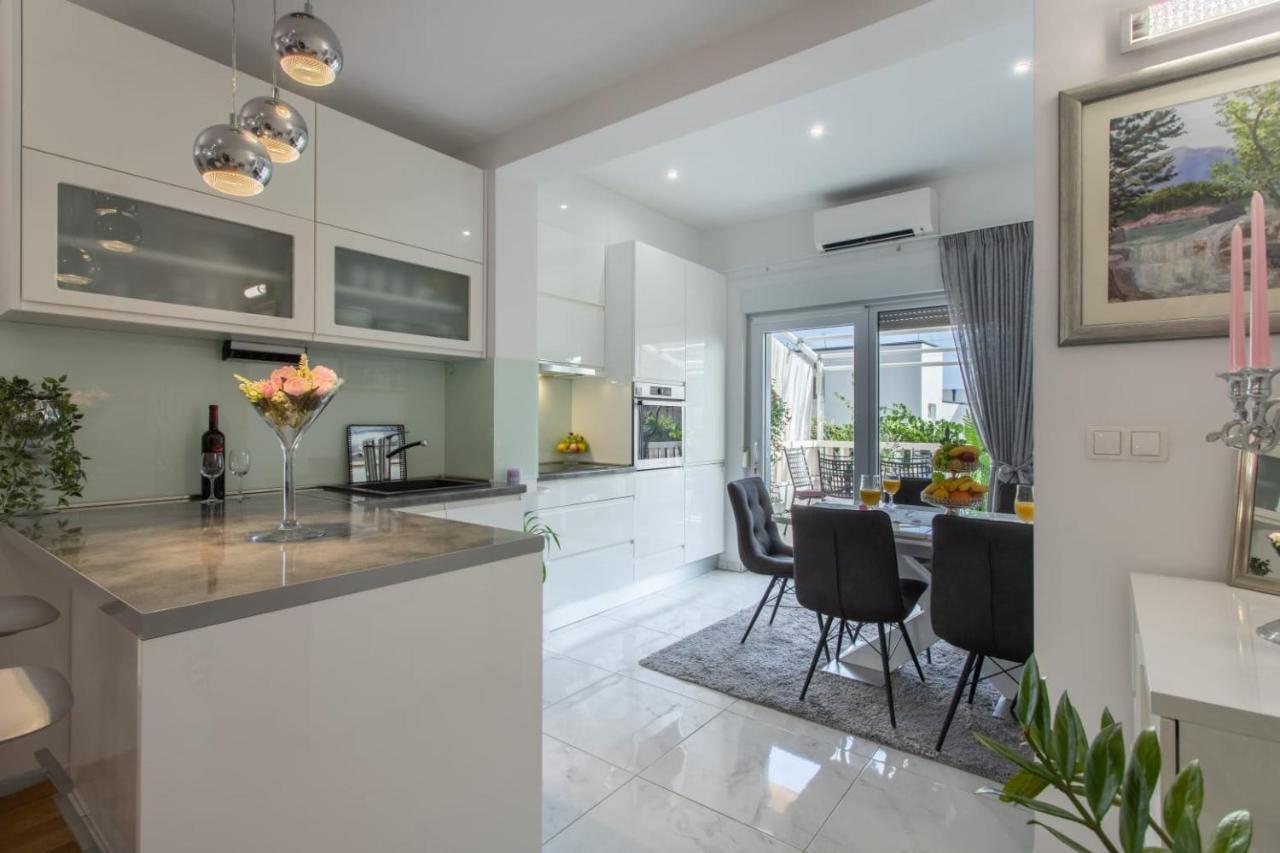 Lux Apartment Ema Kaštela Esterno foto