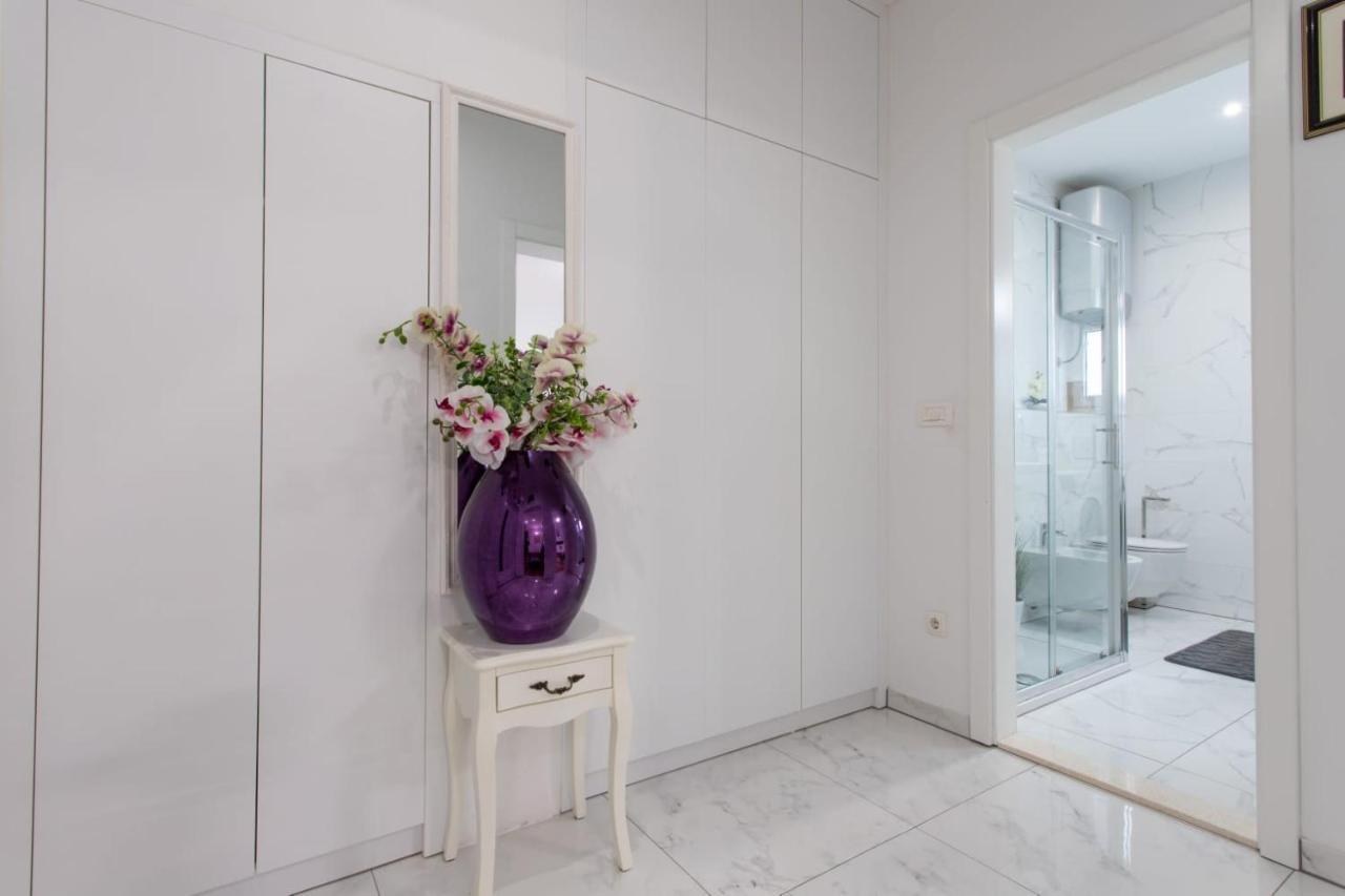 Lux Apartment Ema Kaštela Esterno foto