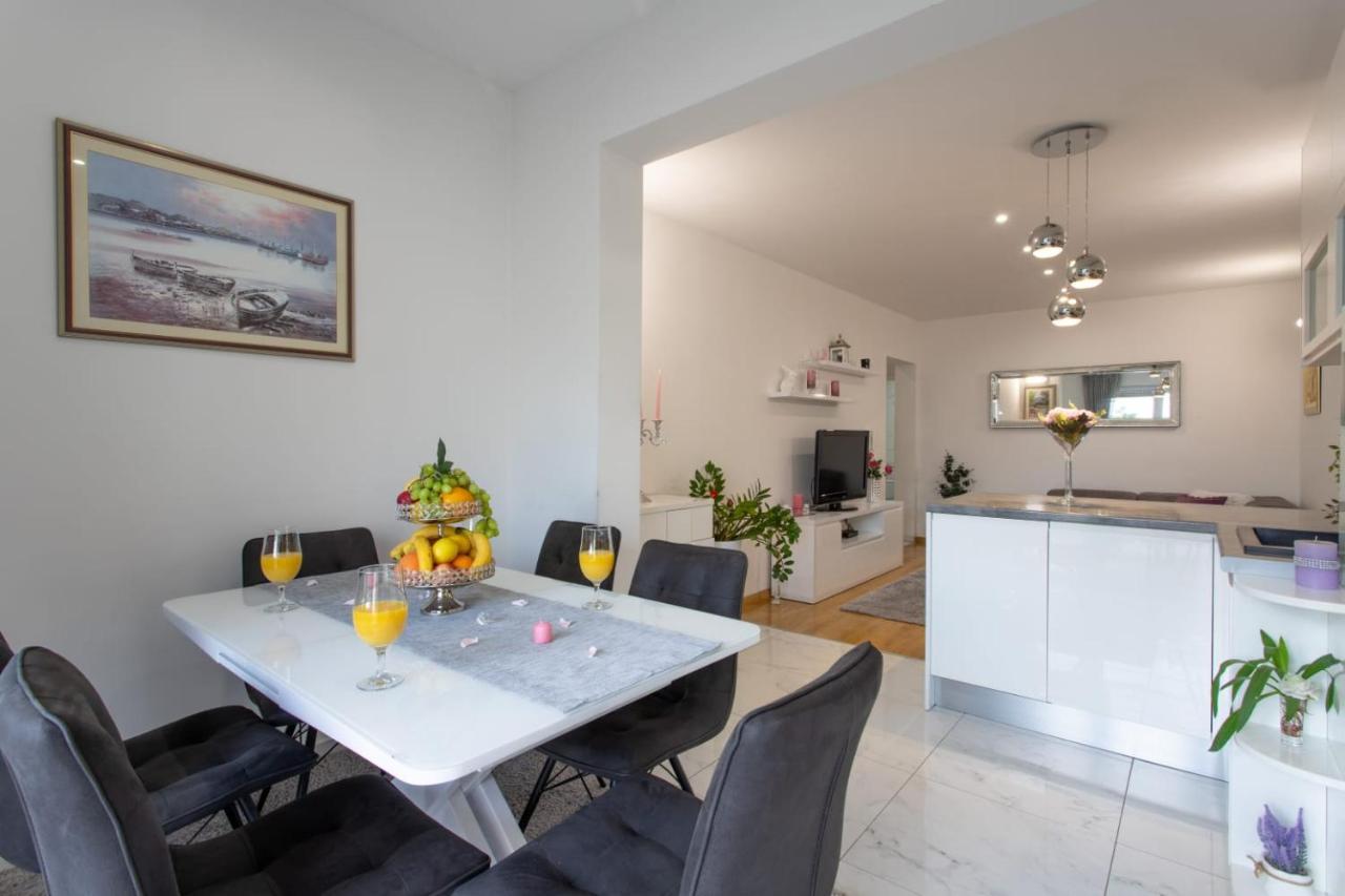 Lux Apartment Ema Kaštela Esterno foto