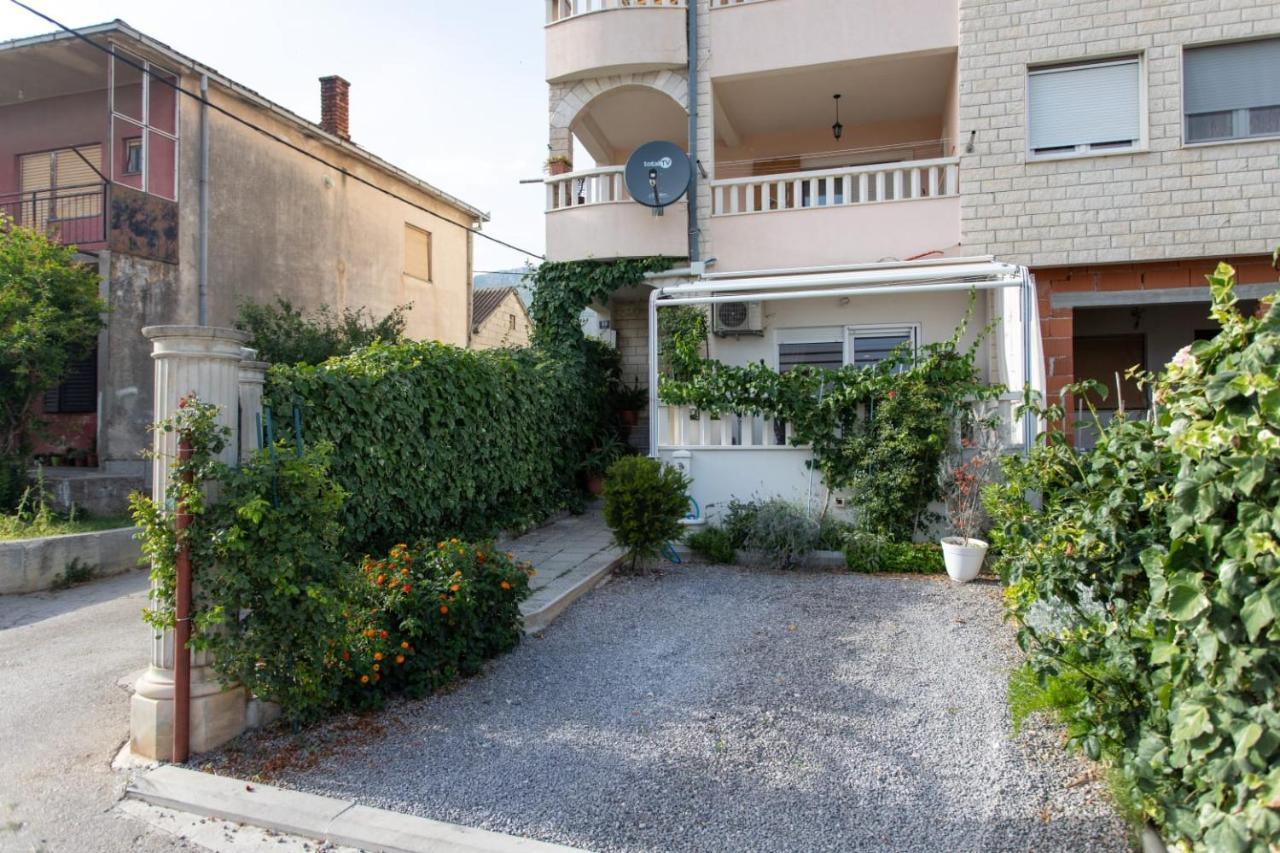 Lux Apartment Ema Kaštela Esterno foto