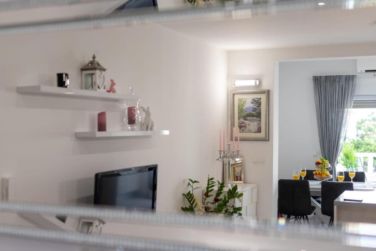 Lux Apartment Ema Kaštela Esterno foto